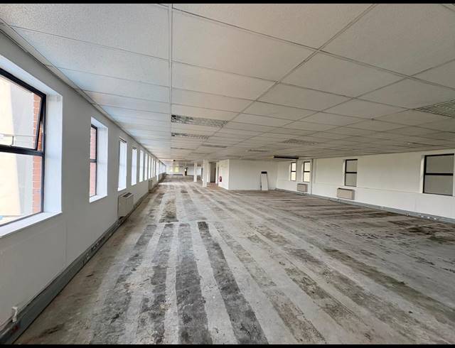 750M² OFFICE TO LET IN RANDJESPARK